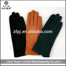 2015 hot selling Woman Putting On Leather Gloves